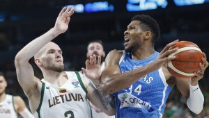 Янис и компания са на полуфинал на Евробаскет