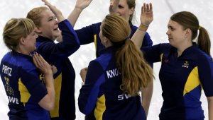 Швеция срещу Канада на финала в женския турнир по кърлинг