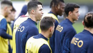 Заради Роналдо: Цирк и хаос при португалците