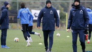 Петър Хубчев с три колебания за "Вечното дерби" с ЦСКА