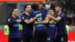 Интер се развихри с петица срещу Венеция