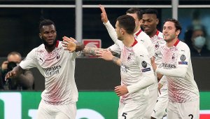 Кеси се врече в любов на Милан