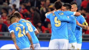 Наполи разгроми Торино, Кротоне и Тонев са на точка от спасителната зона