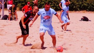 МФК Спартак постигна нова победа на турнира по плажен футбол във Варна