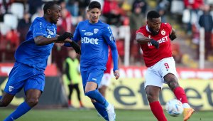 Дюкенс Назон титуляр срещу Славия