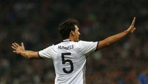 Хумелс иска да играе срещу Полша, Йоги се дърпа