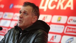 Паник ходът в ЦСКА засенчи "достойната" загуба на България