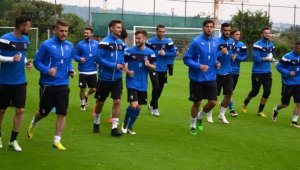 Косово с първа победа