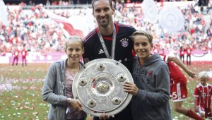 Байерн върна в отбора "пенсионирано старче"