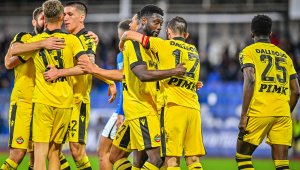 Дербито на Пловдив наближава: Феновете на Ботев изкупиха билетите като топъл хляб