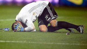 Хулигани спряха мач във Франция