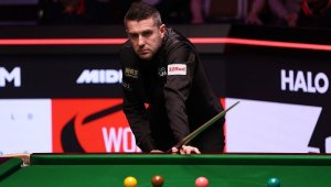 Още един фаворит изхвърча от световното по снукър