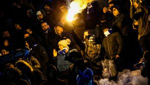 Скандалите в Левски продължават! Ултрасите нападнаха Наско Сираков