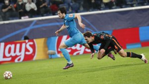 Датчанин сменя Челси с Барса?