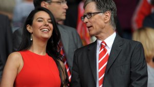 О, Линда... Ливърпул зарадва жената на големия бос + СНИМКИ