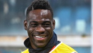 Балотели дебютира като модел