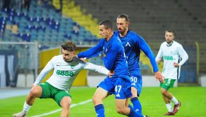 Уникално постижение! Защитник на Левски подгонва легенди
