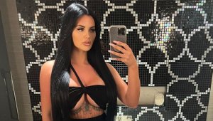 Мацка от порносайт се завръща на пистата + СНИМКИ