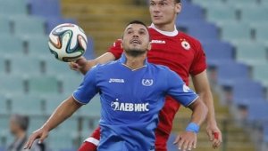 Защитник на ЦСКА бяга в Казахстан