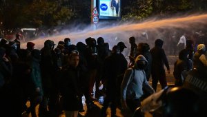 Брутална полицейска агресия в София + ВИДЕО