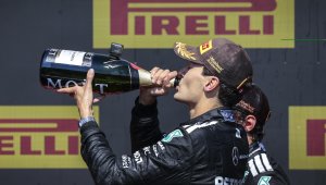 От Ред Бул пробваха за отмъкнат победата на Джордж 