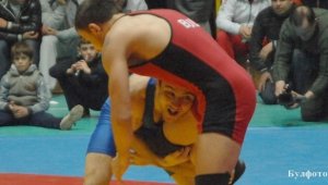 Радослав Великов ще играе за бронза след две победи