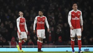 Йън Райт за Арсенал: Всеки сезон едно и също