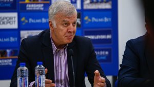 Скандалите в Левски продължават! Призоваха Сираков на детектор на лъжата