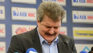 Левски спасява евролиценза с нов заем