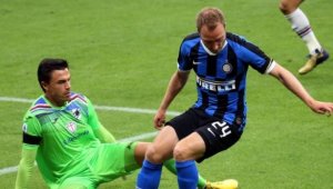 Конте за Ериксен: Срамежливостта е добра черта, но за извън терена