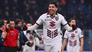 Национал на Чили се забърка в сексскандал + СНИМКИ