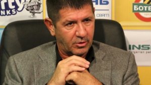 Конско в Пловдив: Шефът на Ботев скастри звездите на тима
