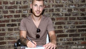 Трансферен удар! Палас взе германски национал 