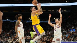 Дончич с първи минути в контролите, но Езерняците с нова загуба