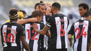 Нюкасъл вкара в 20-ата секунда и срази в края Уест Бромич