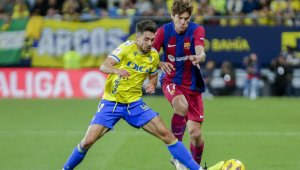 Защитник напуска Барса