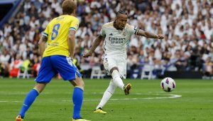 Ас на Реал и негов колега си размениха жените (СНИМКИ)