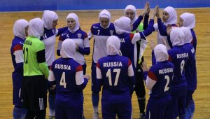Рускини играха футбол с хиджаб + СНИМКИ