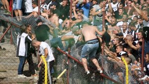 Вражда! Фенове окървавиха фолклорен фестивал