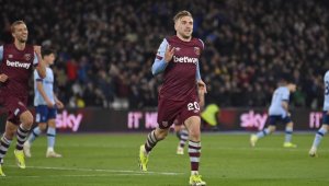 Боуен избухна с хеттрик и върна Уест Хям към победите в голово шоу