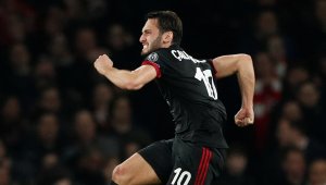 Лайпциг предложи 30 милиона евро на Милан за Чалханоглу