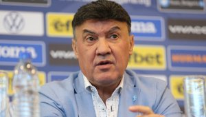 Става страшно! Привикват Боби Михайлов в Народното събрание