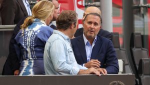 Собственикът на Милан купува спонсор на Интер