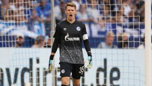 Мисли за Байерн? Стражът на Шалке резнал "биковете"