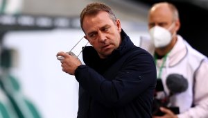 Дезертьор ли е? Флик е късал 3 договора преди Байерн