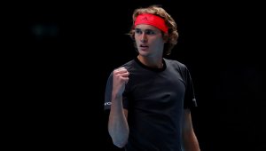 Зверев тръгна с победа в Лондон 