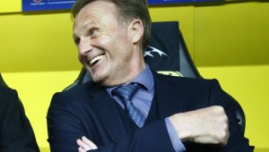 Босът на Дортмунд скочи на медиите заради Оба