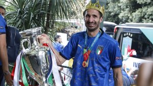 Политици приемат шампионите на Италия, но без парад в Рим
