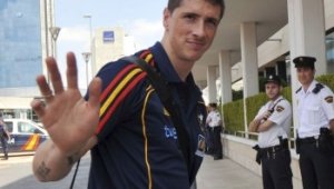 Торес се връща срещу Полша