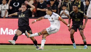 Легенда на Ман Юнайтед се сбогува с американския футбол